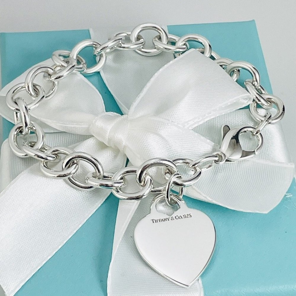 8" Tiffany & Co Classic Blank Heart Tag Charm Bracelet in Sterling Silver - Picture 2 of 6